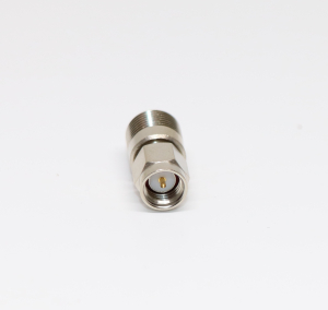 RFOCS 141352 Adapter, SMA (Male) Plug to Type (Female) Jack front